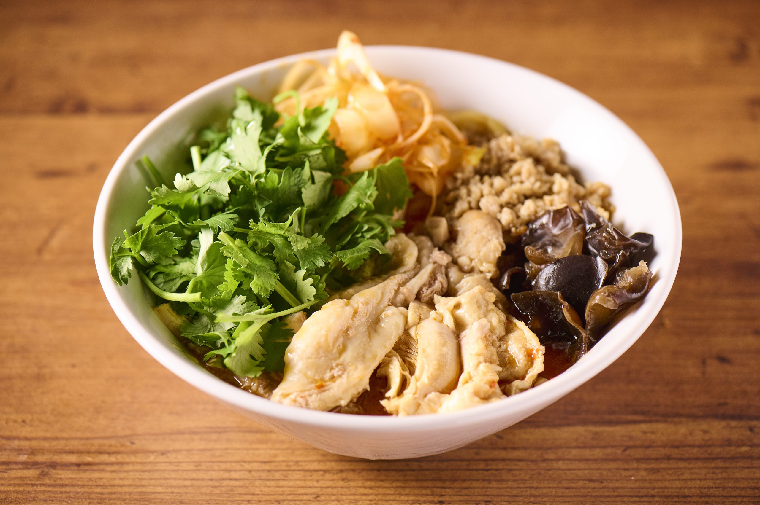 コリアンダーレッドスープラーメン